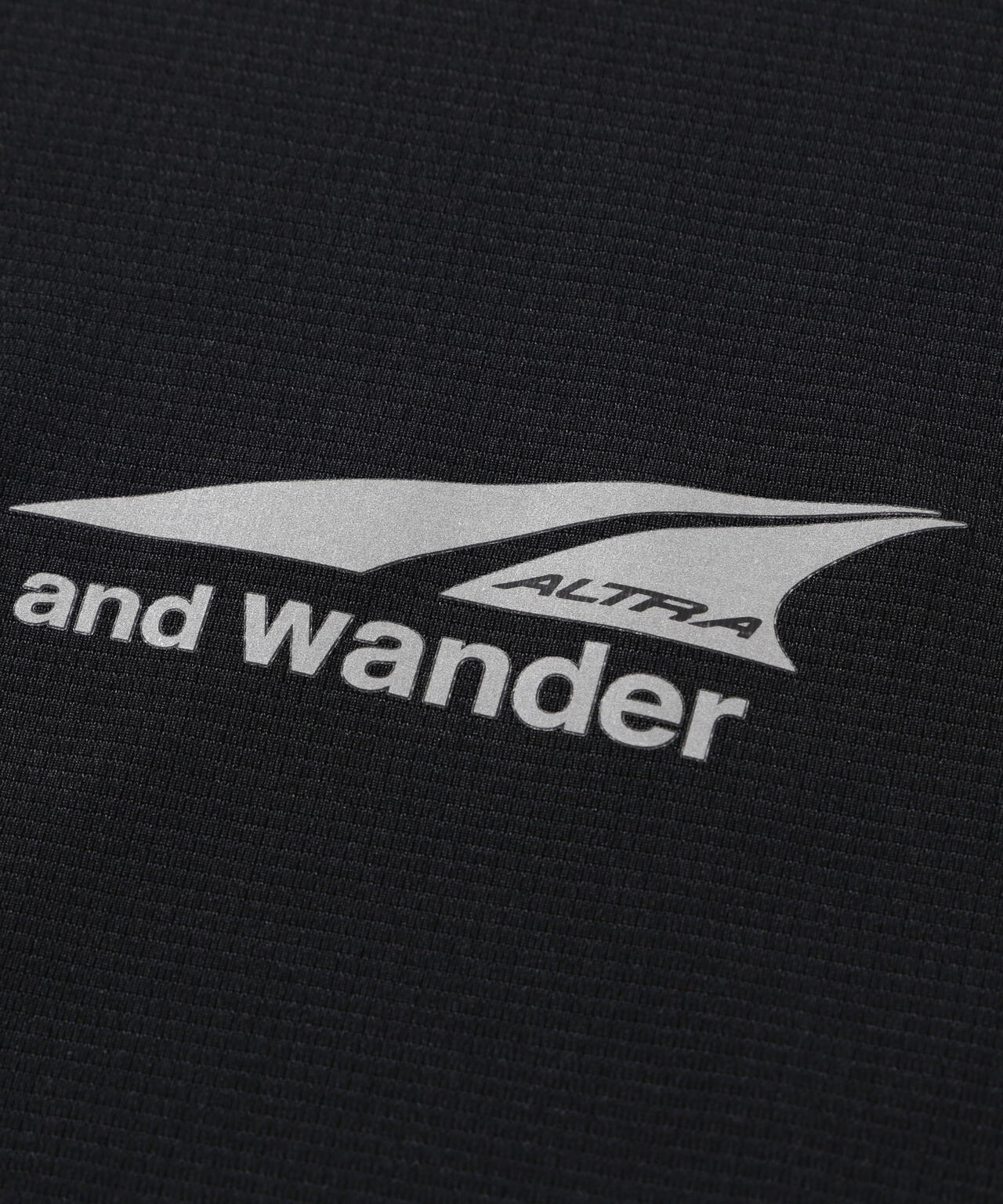 Altra × and wander  SS T