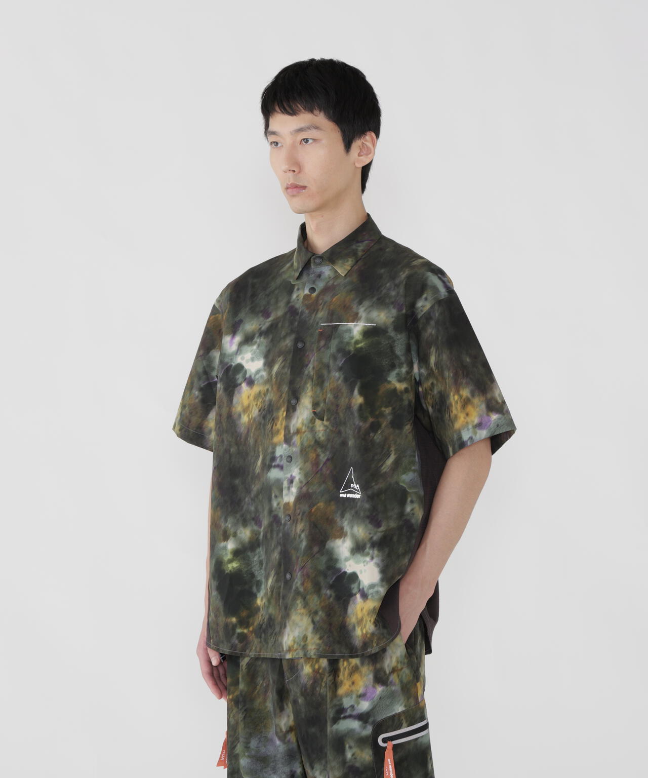 ROA × and wander  printed breathable shirt