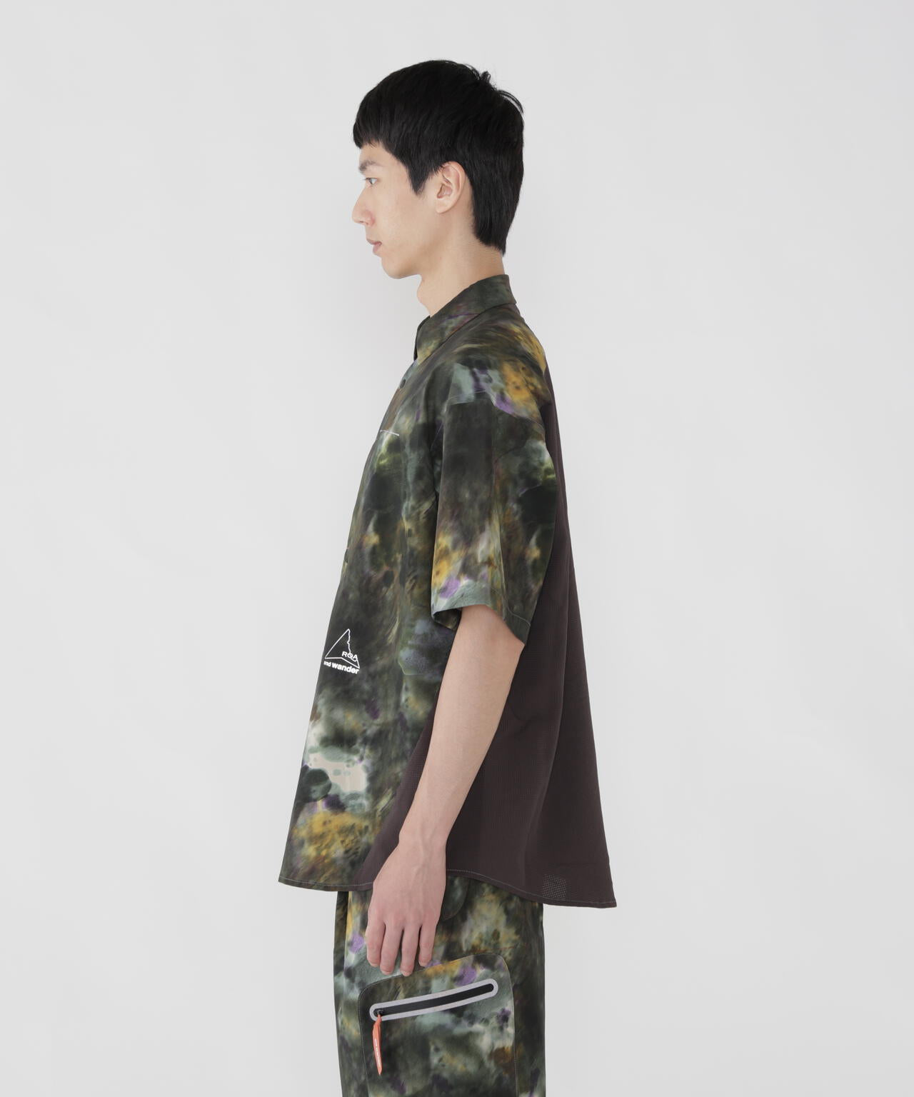 ROA × and wander  printed breathable shirt
