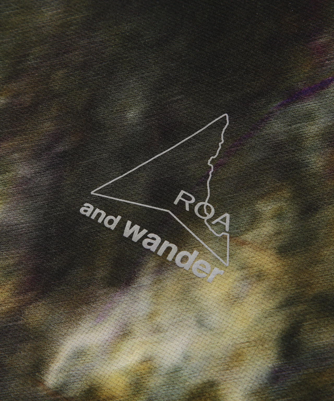 ROA × and wander  printed breathable shirt