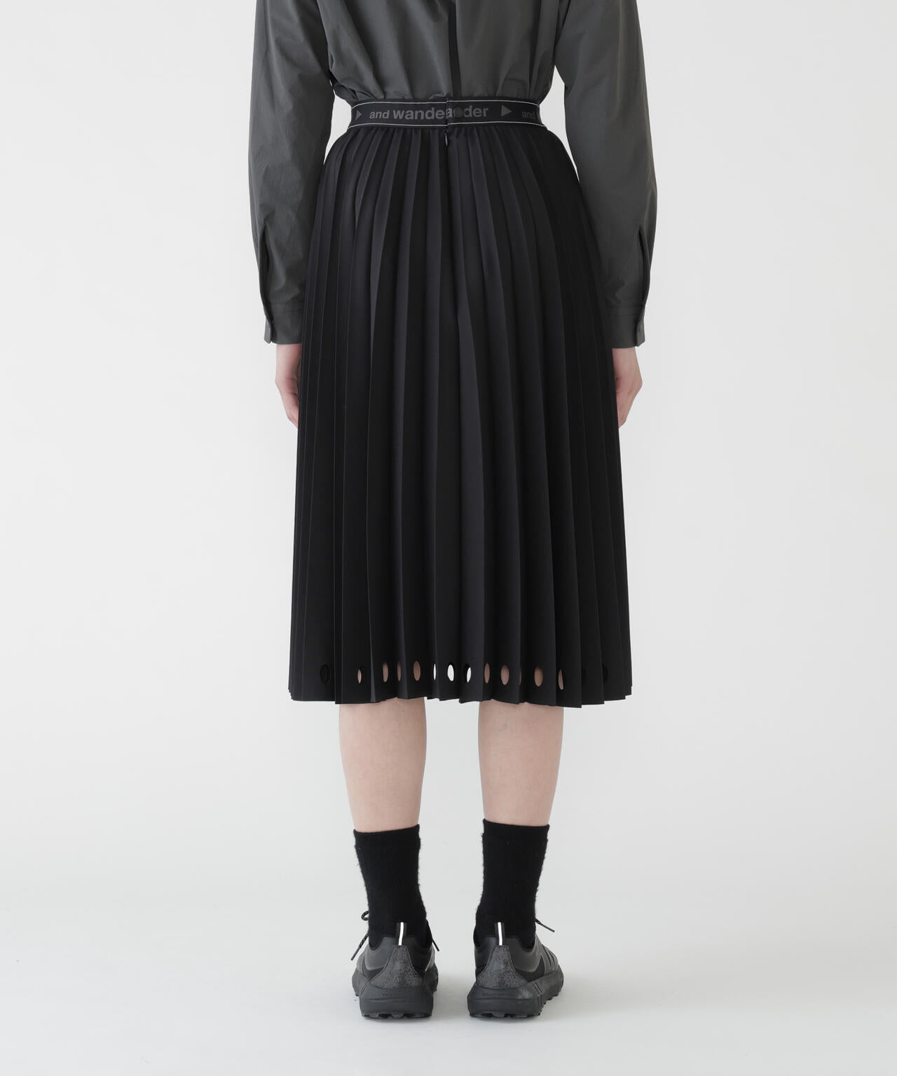 Height:178cm Bust:84cm Waist:60cm Hips:88cm 着用サイズ：WM