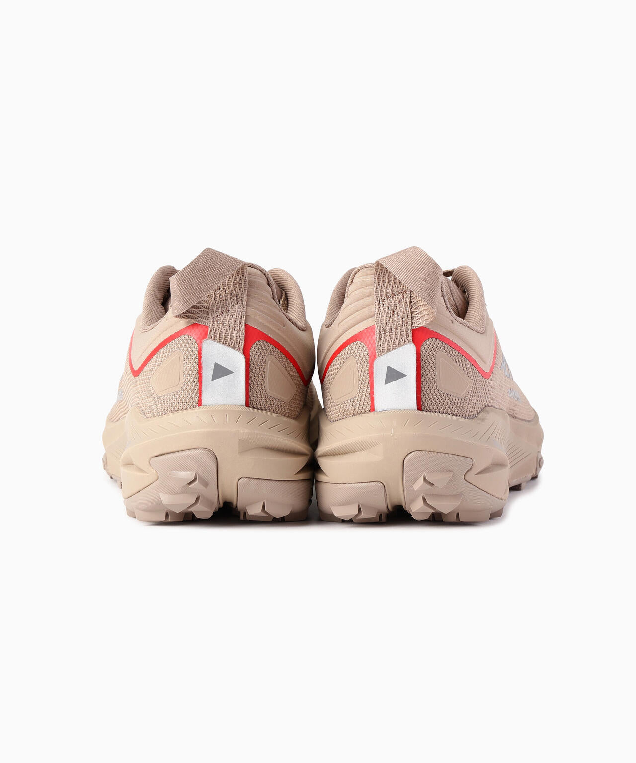 Altra × and wander  EXPERIENCE WILD 3+