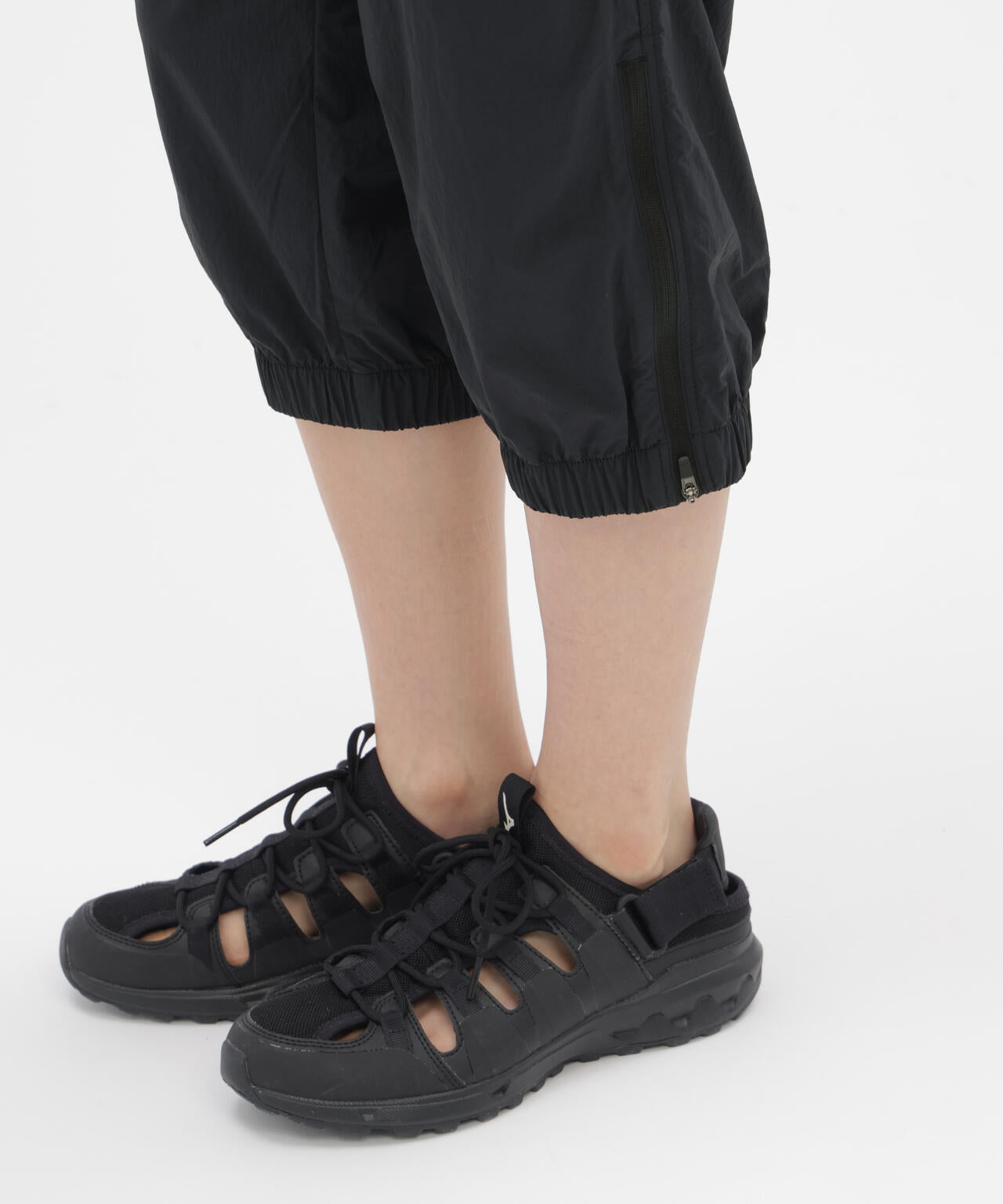 RECYCLED LIGHTWEIGHT NYLON POPLIN TROUSERS