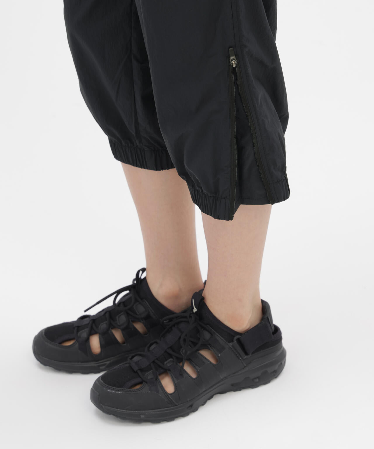 RECYCLED LIGHTWEIGHT NYLON POPLIN TROUSERS