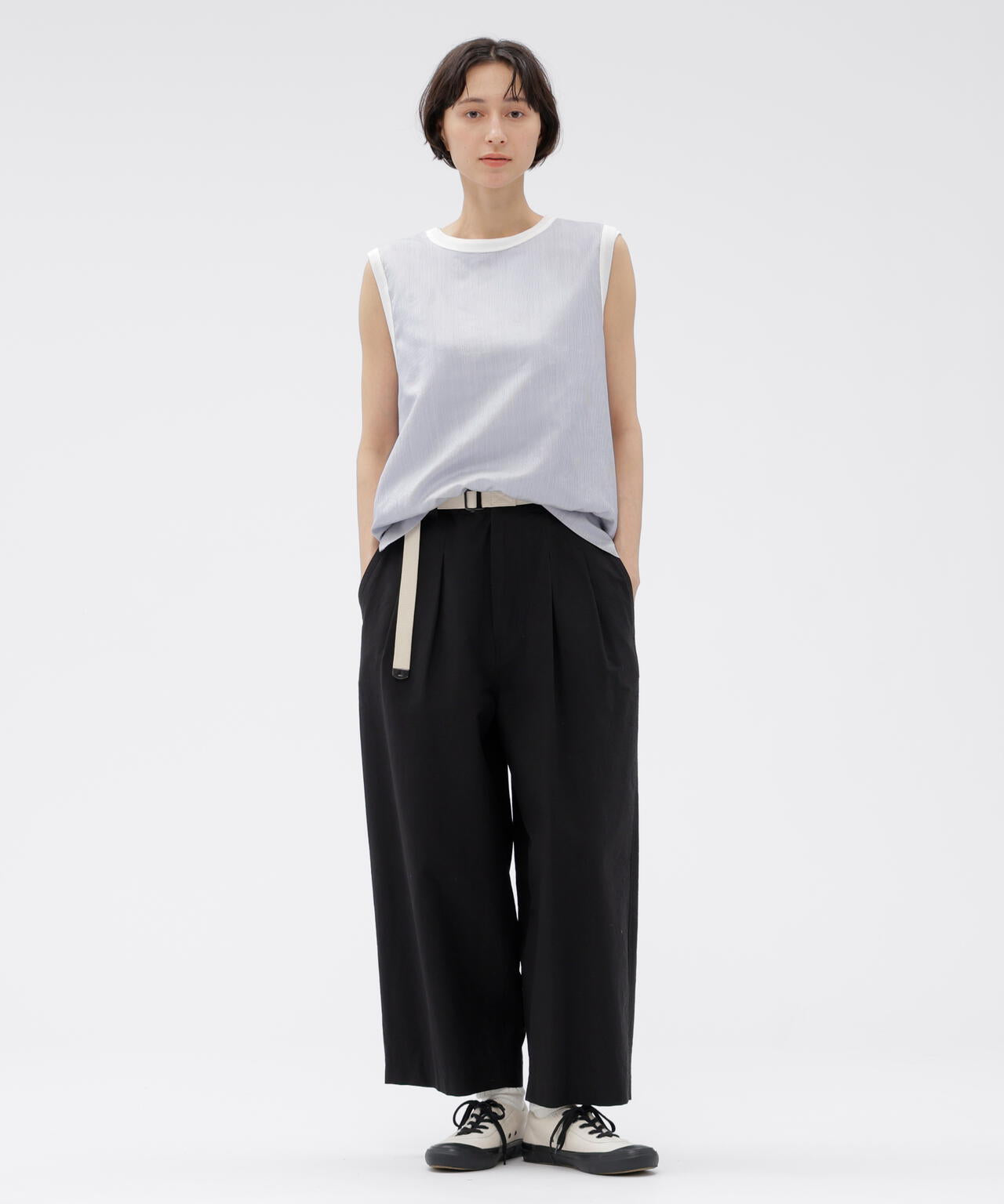 身長168cm　B76 W58 H86 着用サイズ：II
