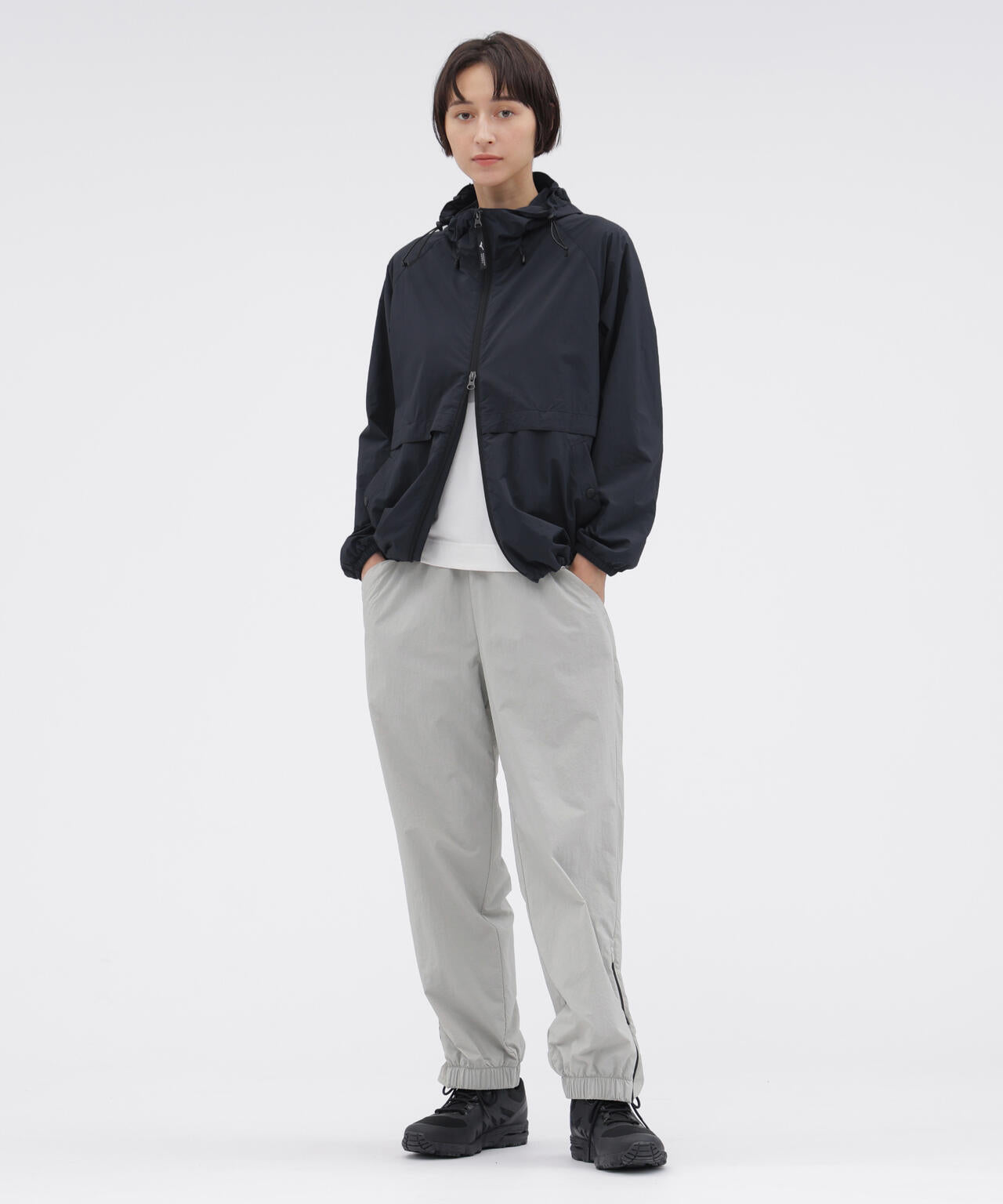 身長168cm　B76 W58 H86 着用サイズ：II
