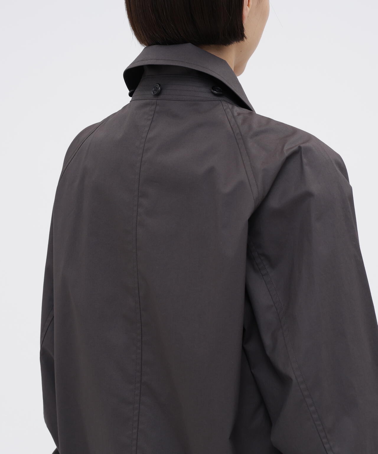 身長168cm　B76 W58 H86 着用サイズ：II