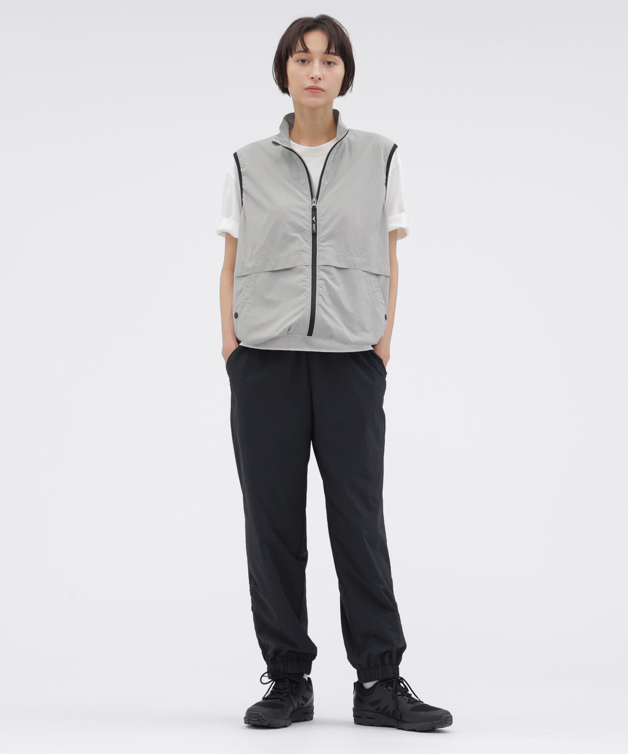 身長168cm　B76 W58 H86 着用サイズ：II