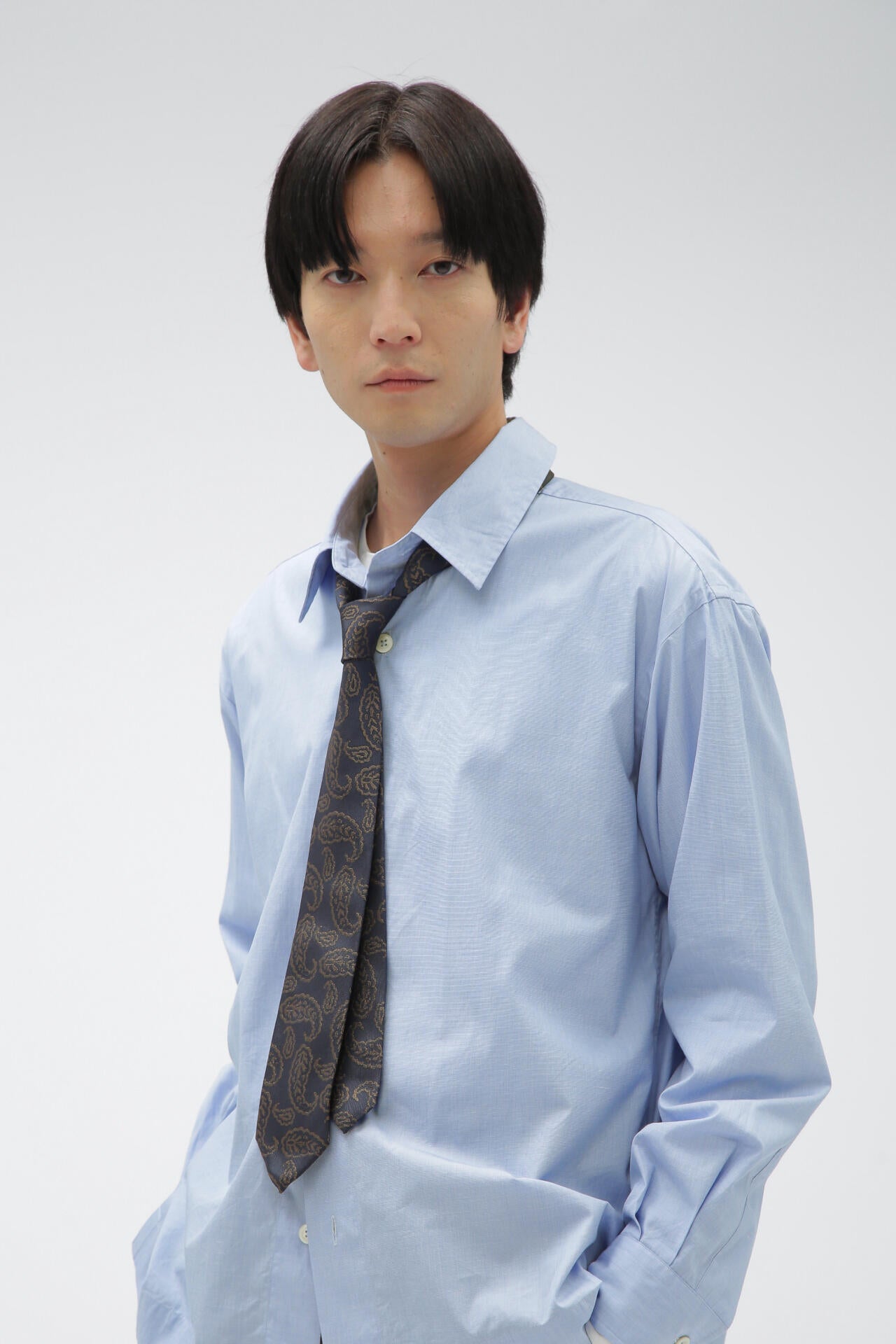 GRAPHIC PAISLEY TIE