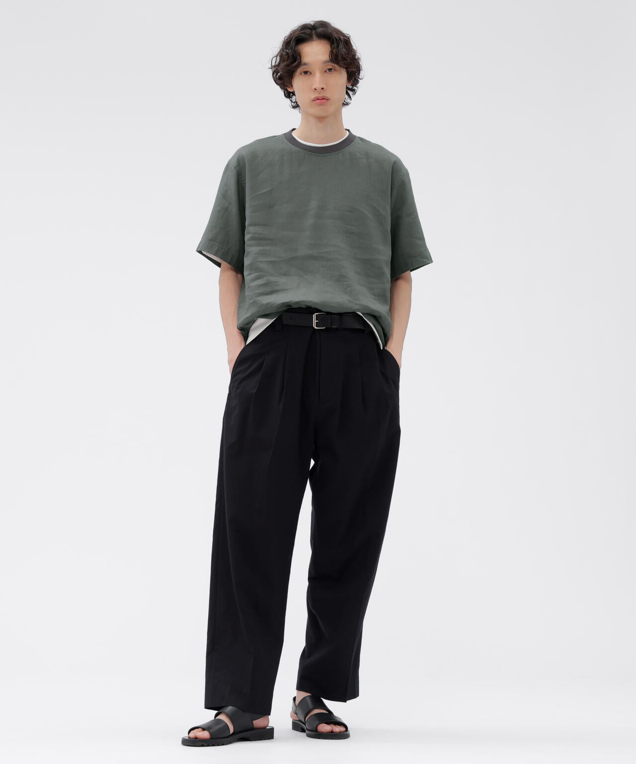 身長185cm 　B84 W66cm H91cm 着用サイズ：L