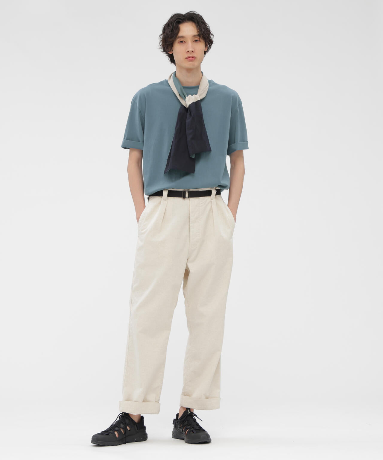 身長185cm 　B84 W66cm H91cm 着用サイズ：L