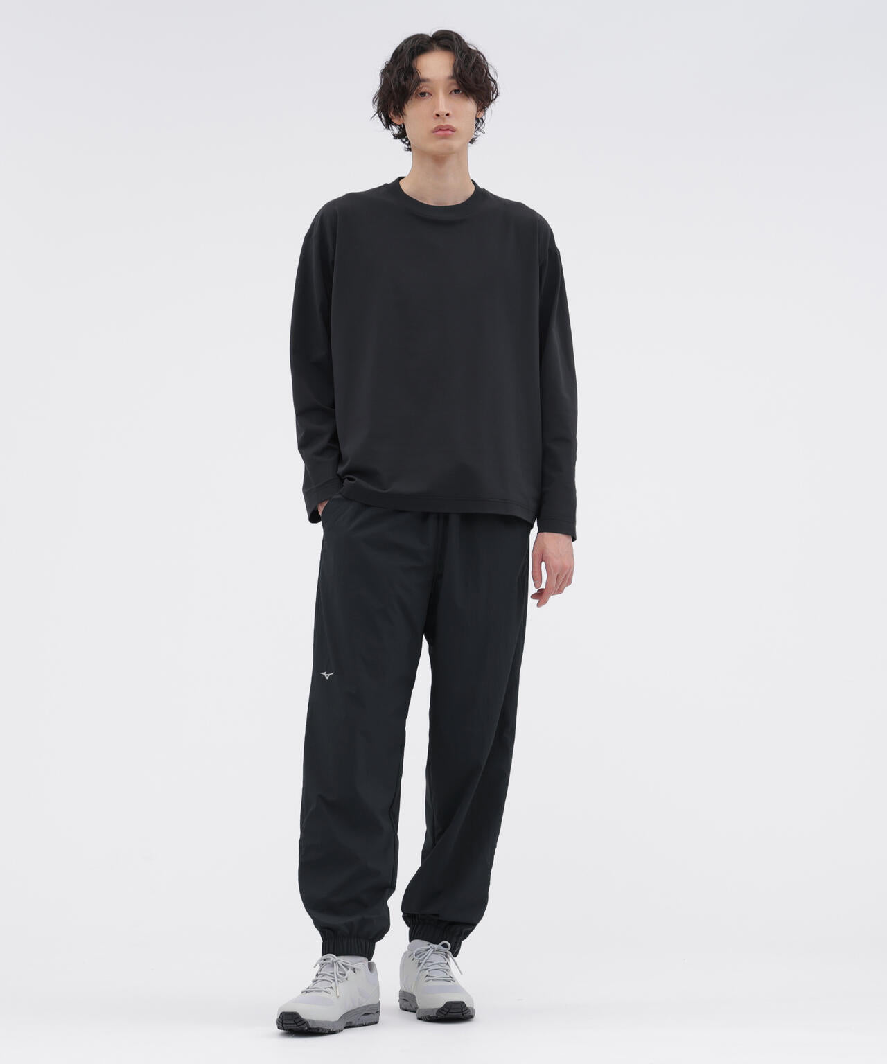身長185cm 　B84 W66cm H91cm 着用サイズ：L