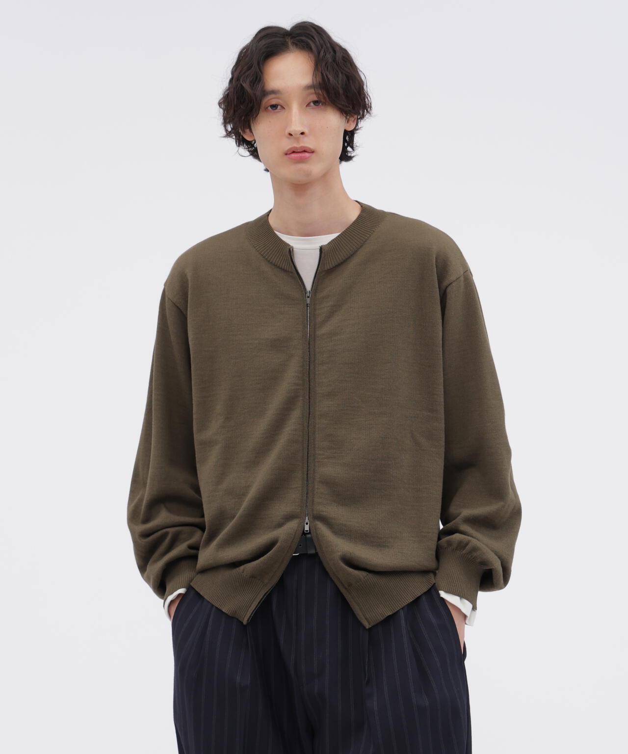 身長185cm 　B84 W66cm H91cm 着用サイズ：L