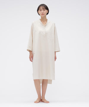 身長168cm　B76 W58 H86 着用サイズ：F