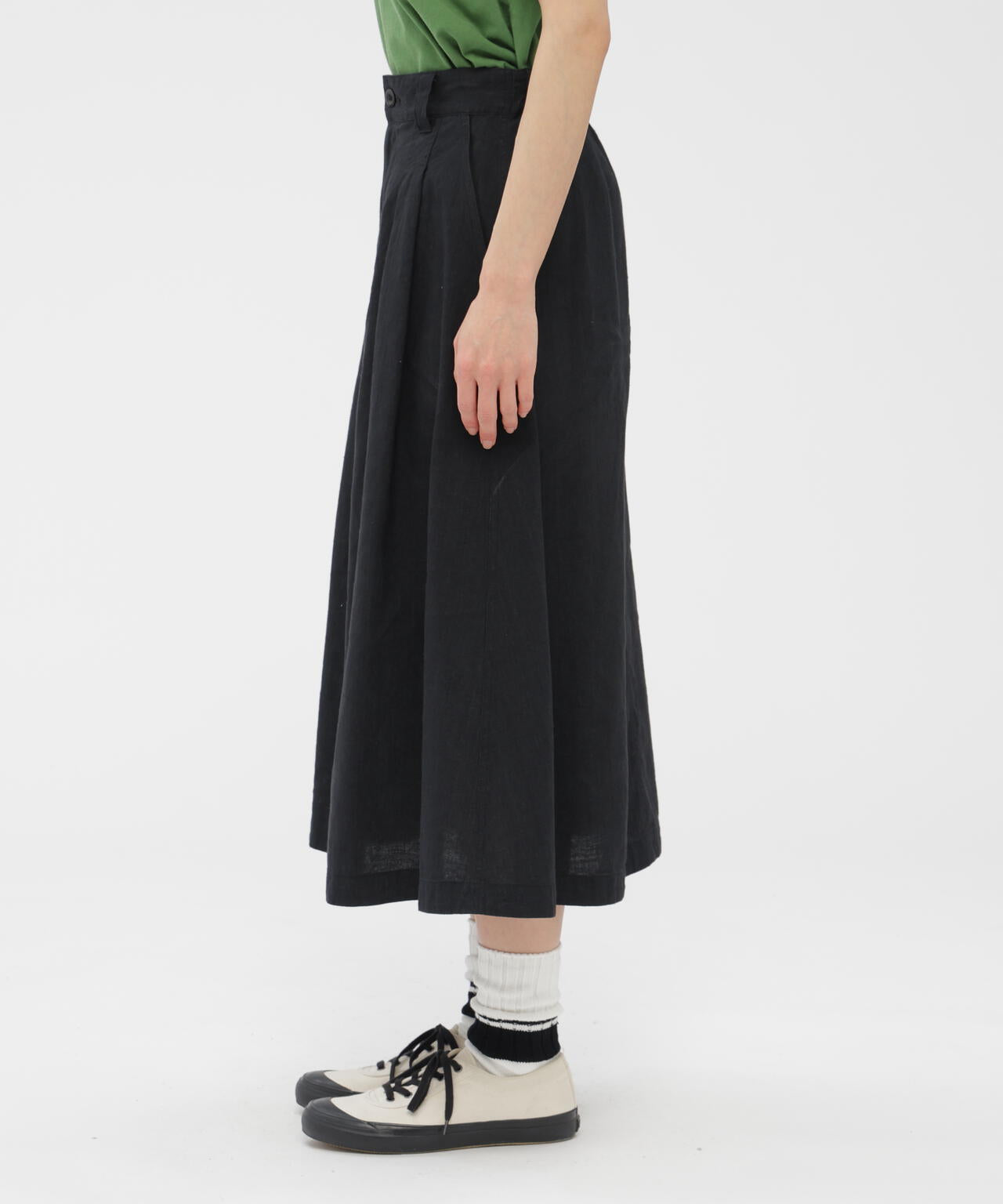 身長168cm　B76 W58 H86 着用サイズ：II