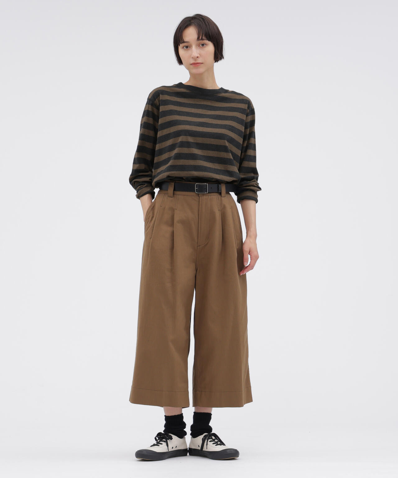 身長168cm　B76 W58 H86 着用サイズ：II