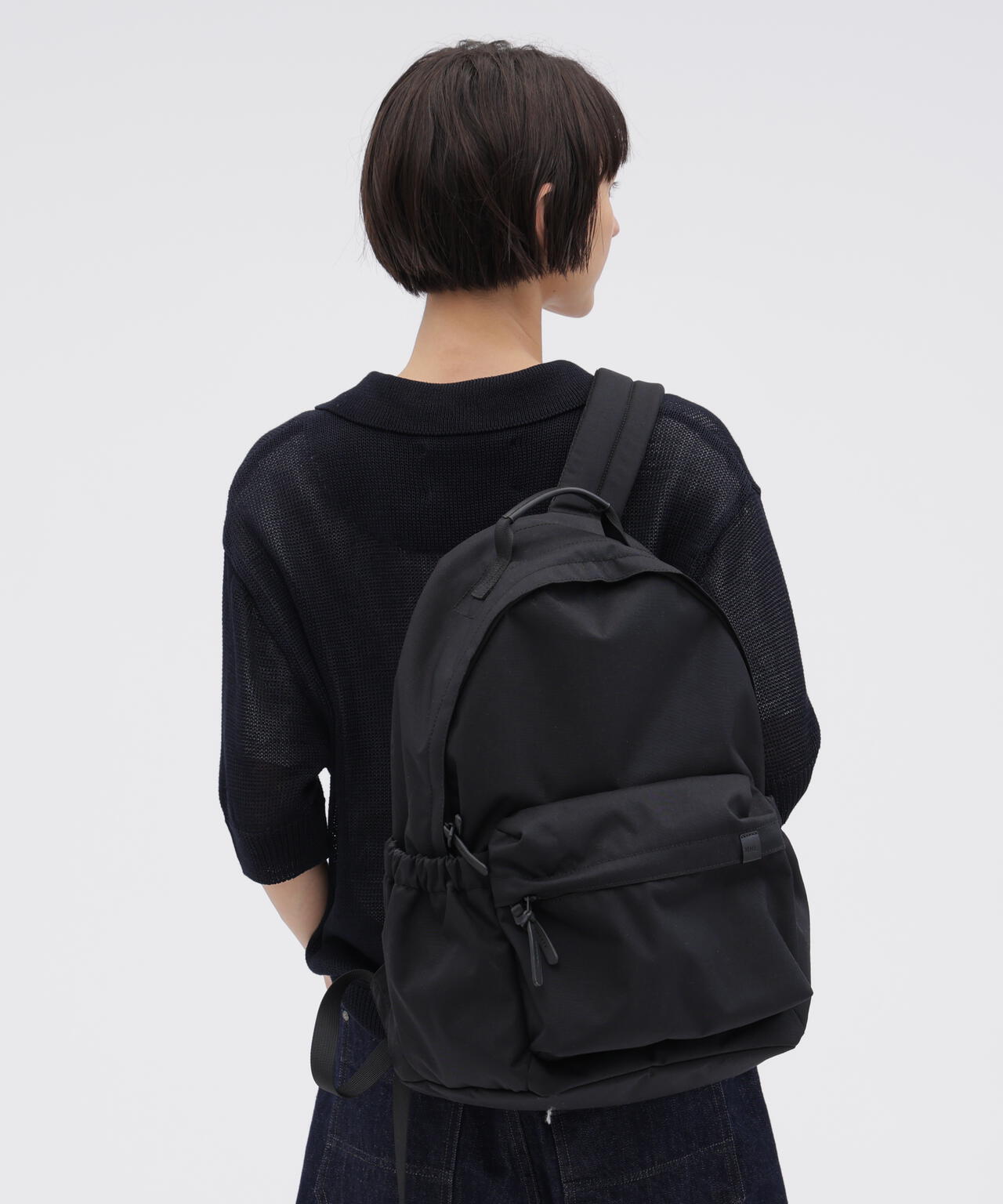 身長185cm　B86 W70 H90 着用サイズ：F