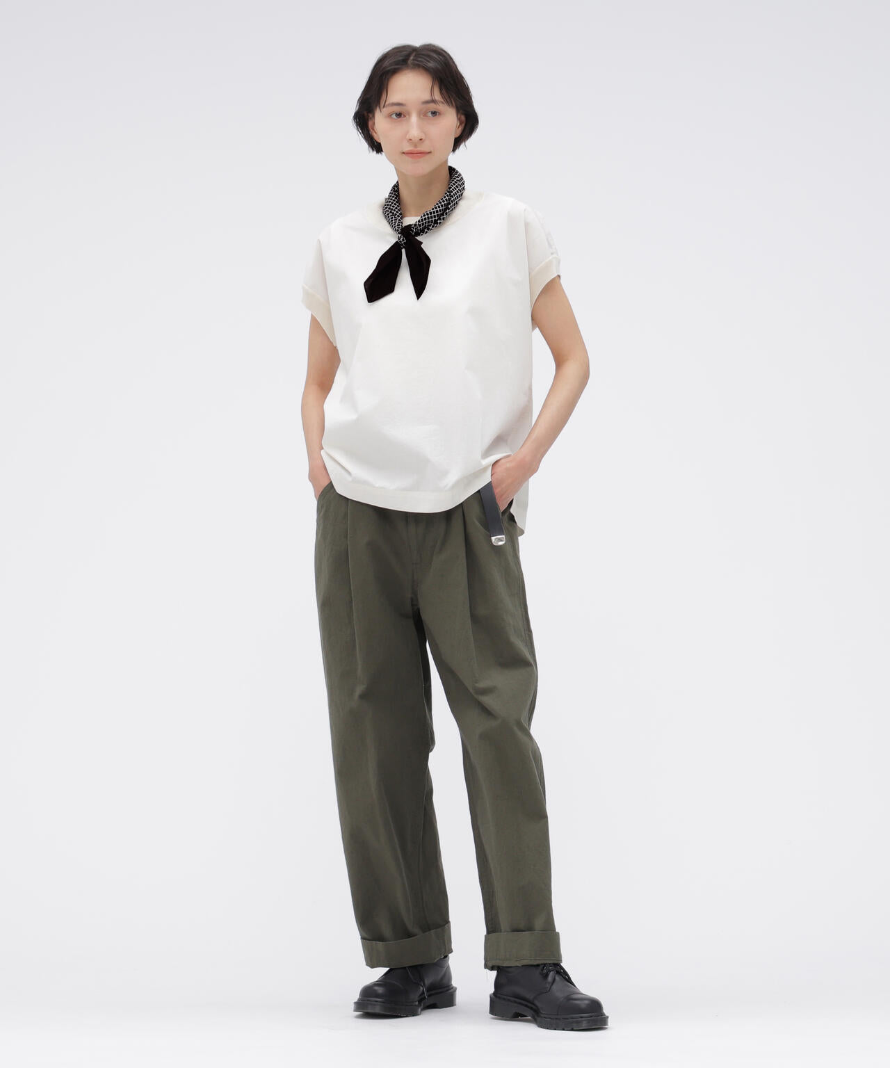 身長168cm　B76 W58 H86 着用サイズ：F