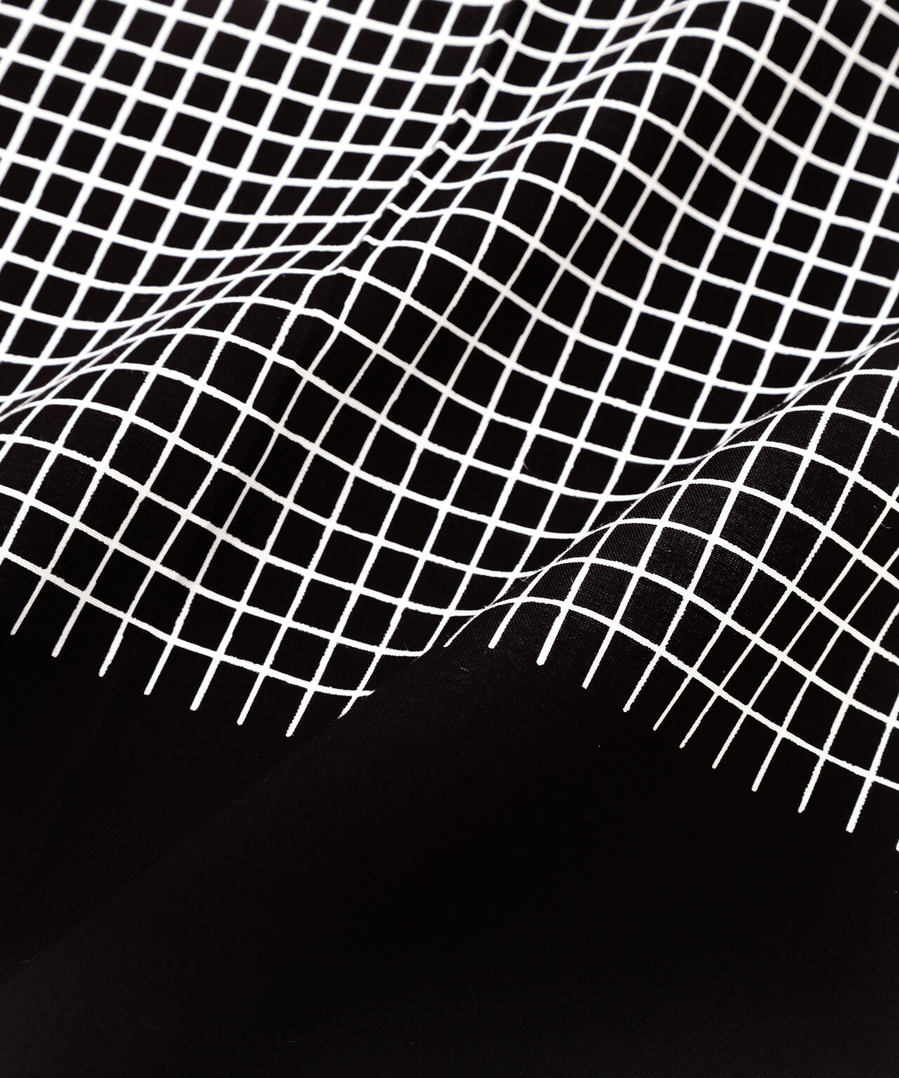 PLAIN GRID SCARF