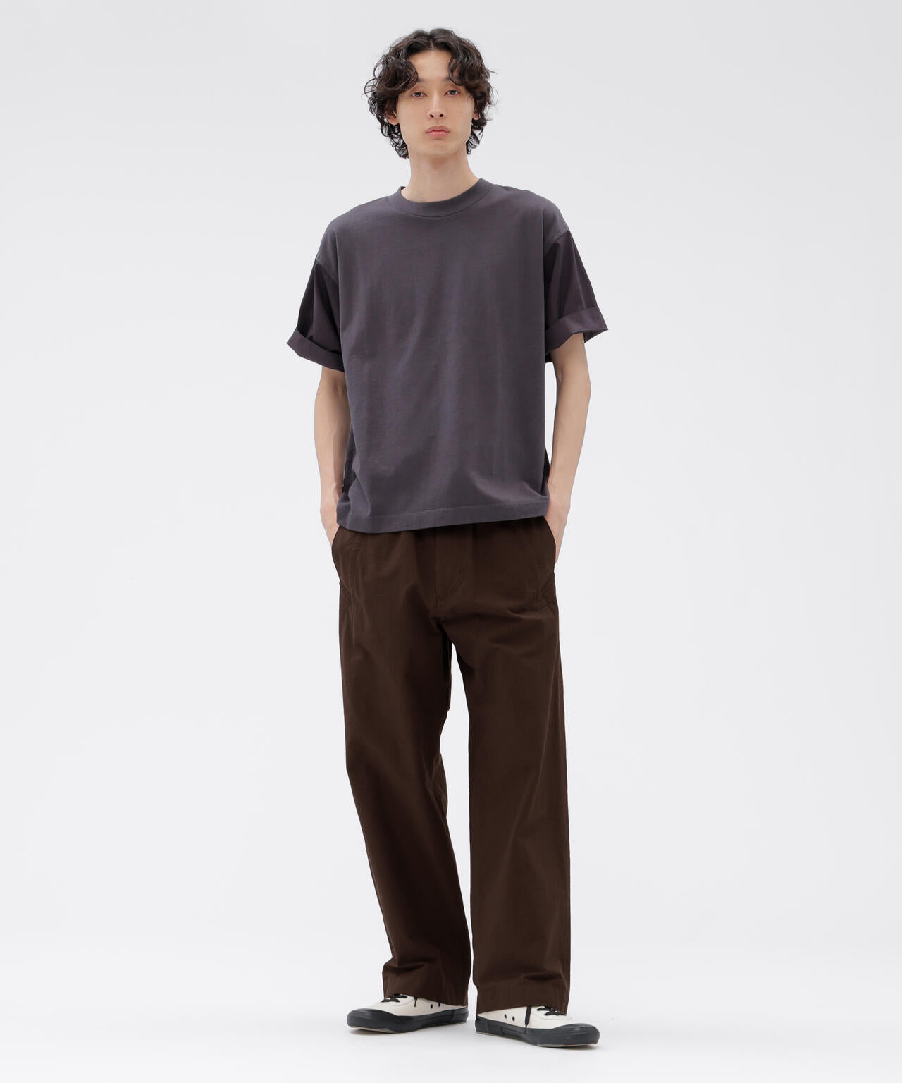身長185cm 　B84 W66cm H91cm 着用サイズ：L