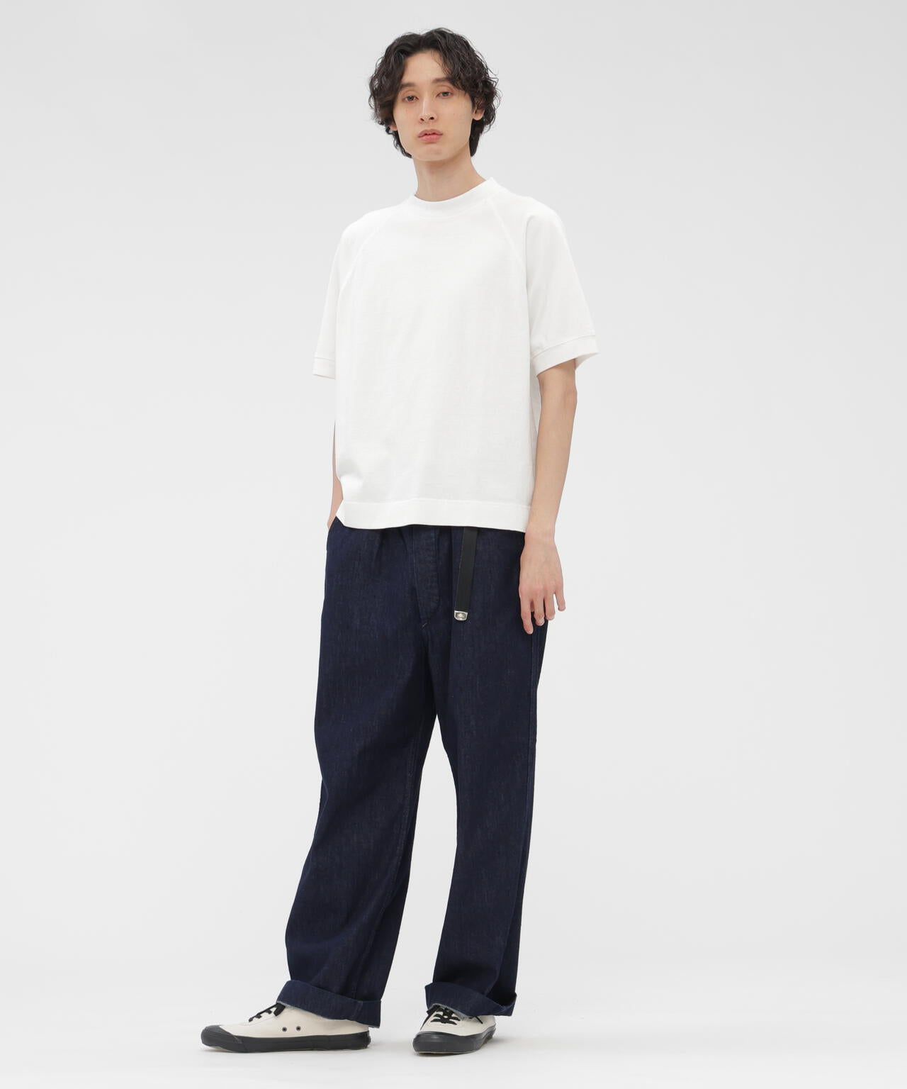 身長185cm 　B84 W66cm H91cm 着用サイズ：L