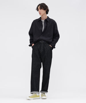 身長185cm 　B84 W66cm H91cm