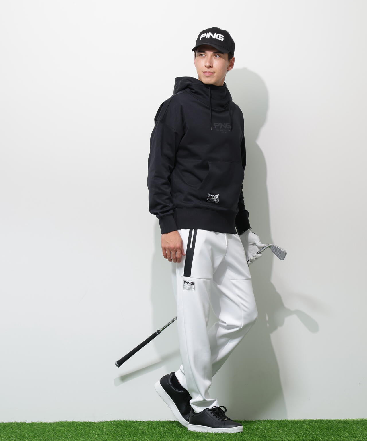 【PING APPAREL】全方向ストレッチ 接結裏メッシュスウェットフーディプルオーバー ＜GOLD＞ (MENS)