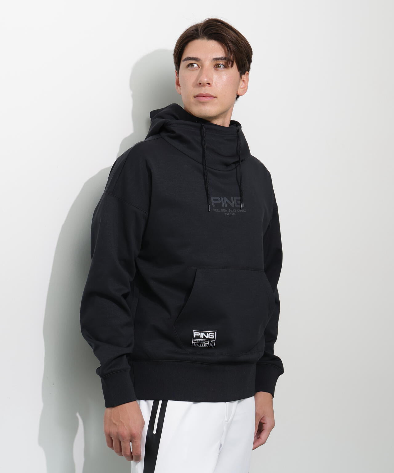 【PING APPAREL】全方向ストレッチ 接結裏メッシュスウェットフーディプルオーバー ＜GOLD＞ (MENS)