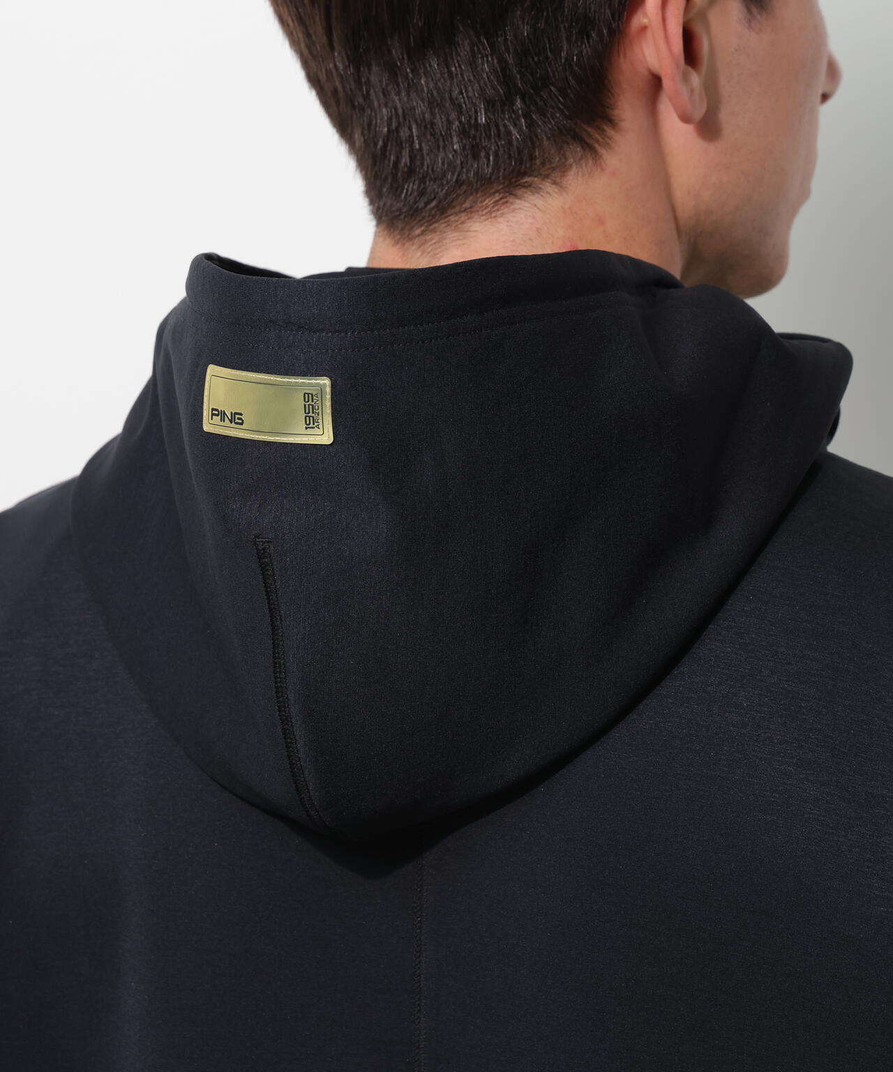 【PING APPAREL】全方向ストレッチ 接結裏メッシュスウェットフーディプルオーバー ＜GOLD＞ (MENS)
