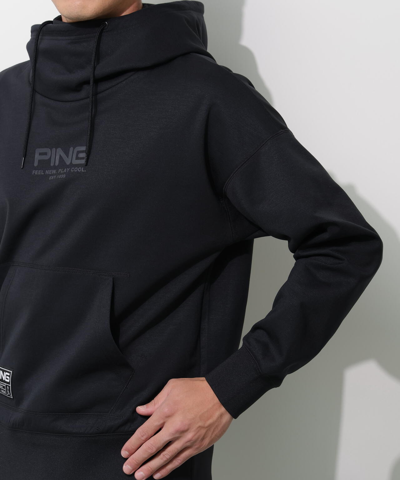 【PING APPAREL】全方向ストレッチ 接結裏メッシュスウェットフーディプルオーバー ＜GOLD＞ (MENS)