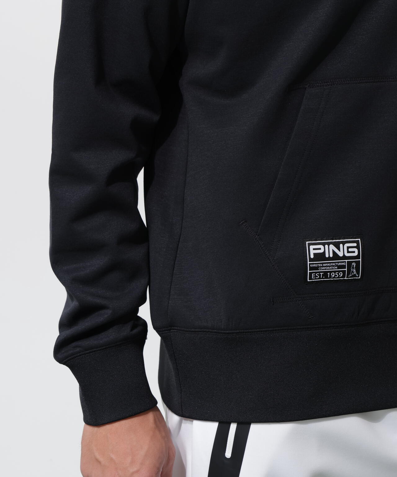 【PING APPAREL】全方向ストレッチ 接結裏メッシュスウェットフーディプルオーバー ＜GOLD＞ (MENS)