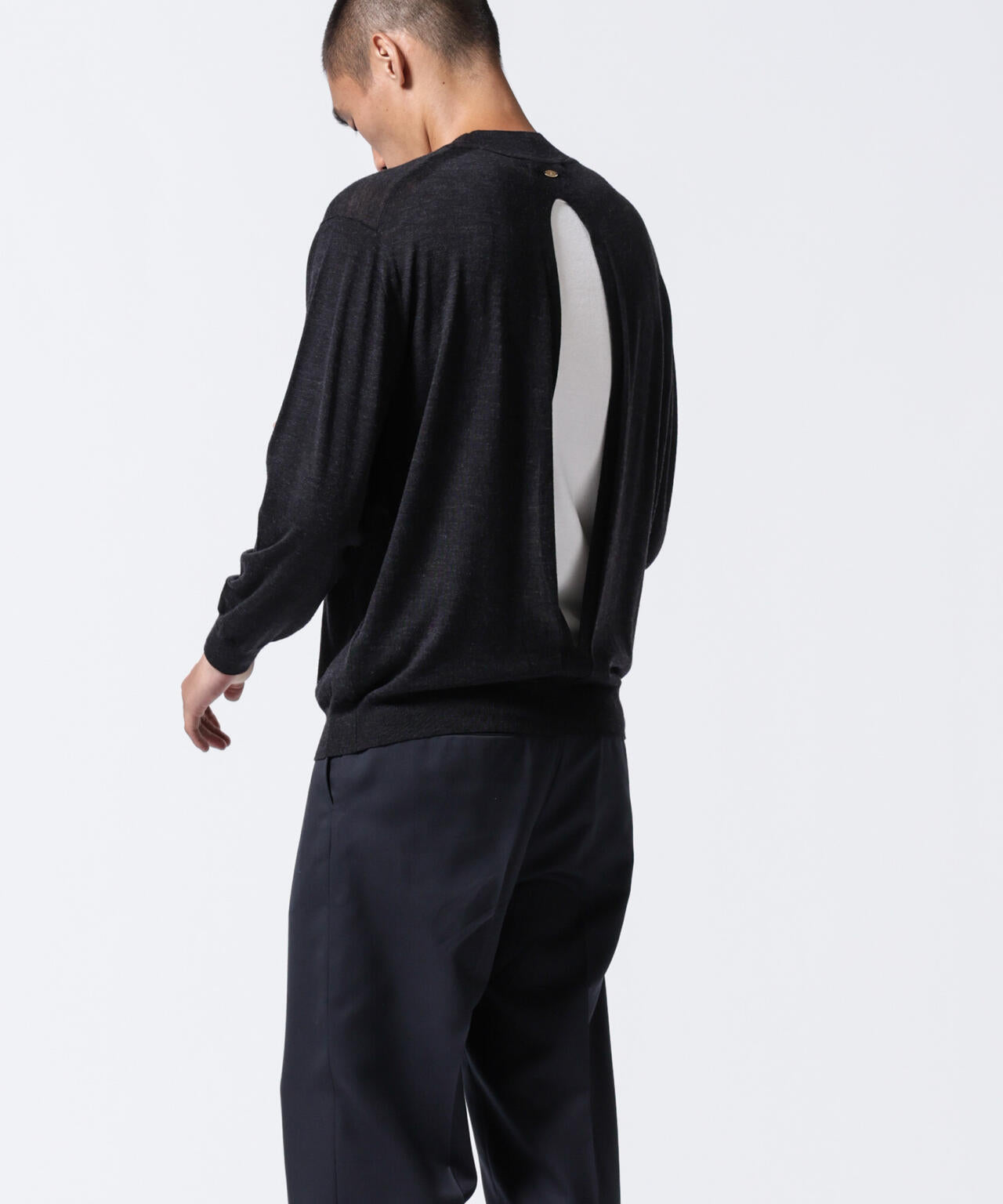 「ASSEMBLANC」BRISBANEベンチレーションモックネックプルオーバー