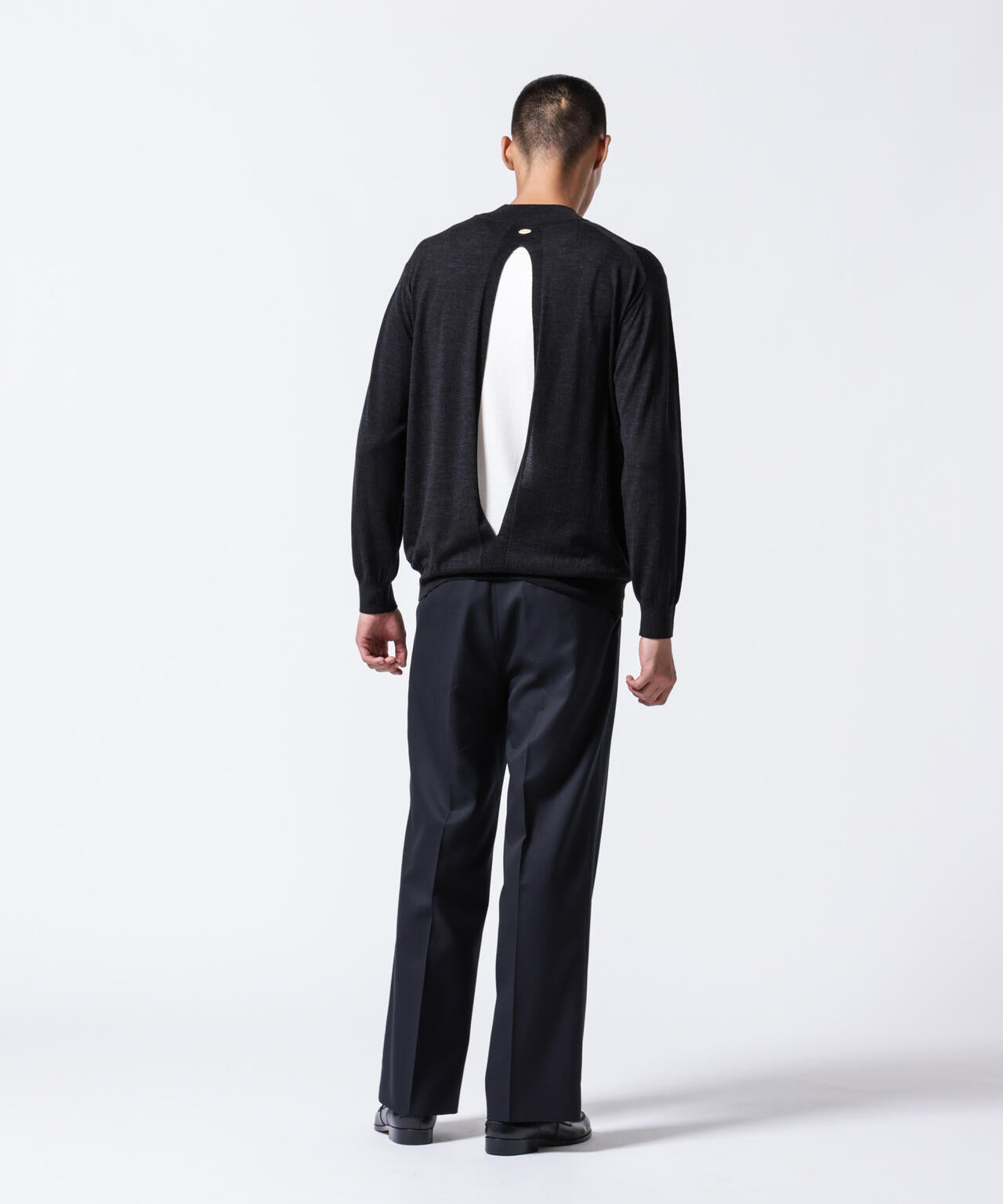 「ASSEMBLANC」BRISBANEベンチレーションモックネックプルオーバー