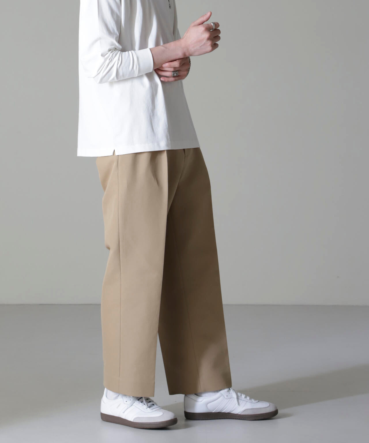 コットンダブルクロステーパークロップドパンツ