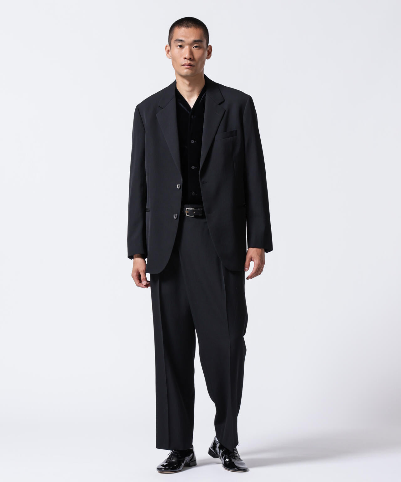 「ASSEMBLANC」2/60ウールラップディティールトラウザー(セットアップ可)