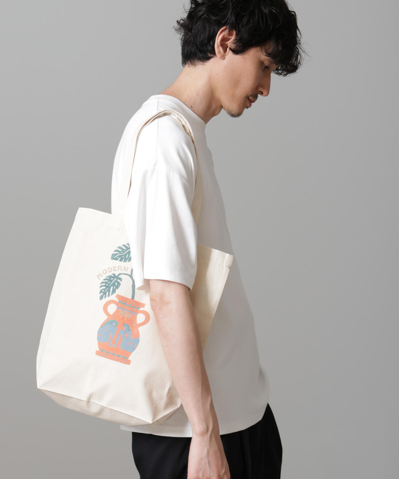 ｢Toyameg｣modern academic POTTERYトートバッグ