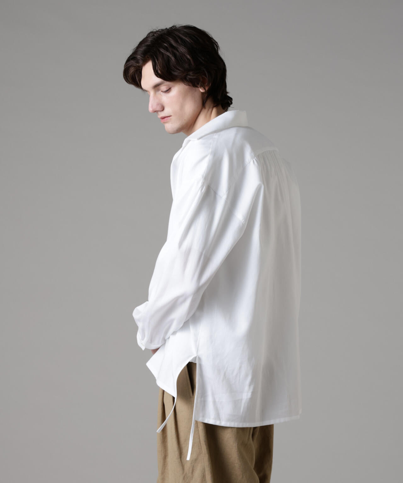 「ASSEMBLANC」ダブルクロススキッパーシャツ