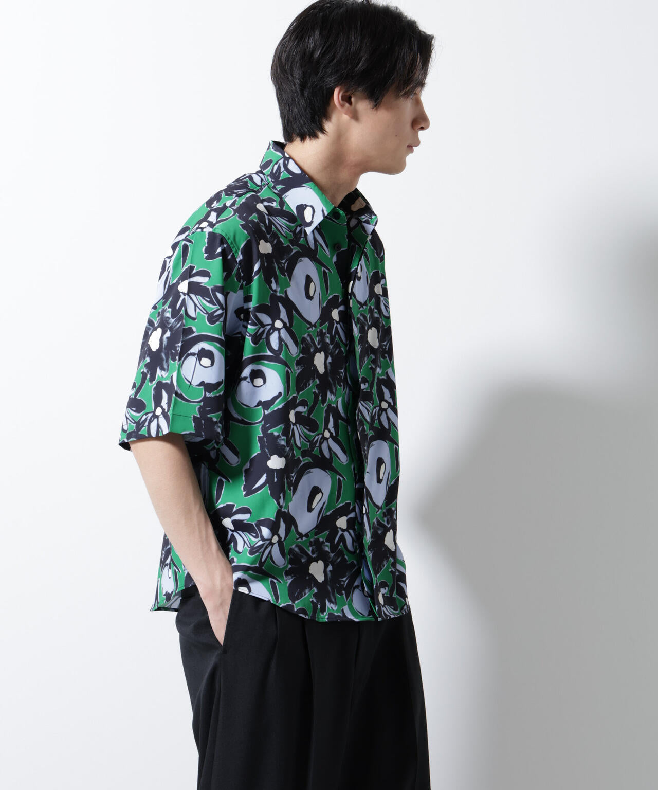 総柄プリントシャツ