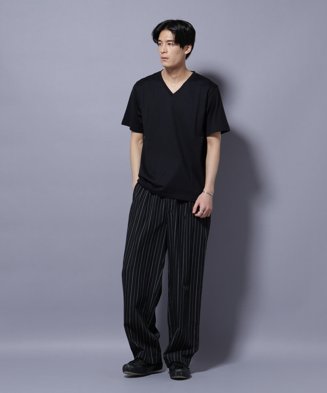 WEB限定/Anti Soaked(R) 汗染み防止 Vネック レギュラーシルエットTシャツ