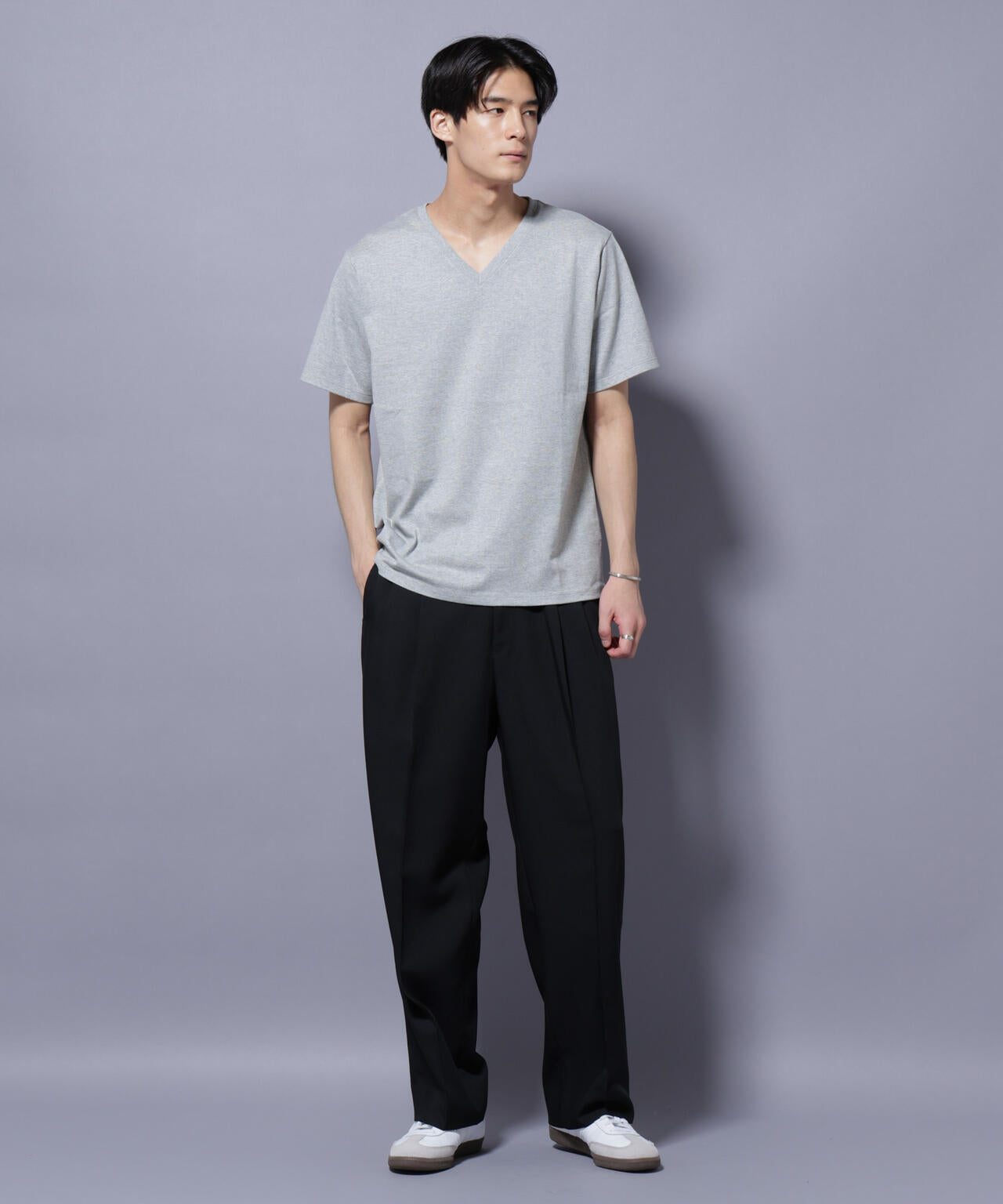 WEB限定/Anti Soaked(R) 汗染み防止 Vネック レギュラーシルエットTシャツ