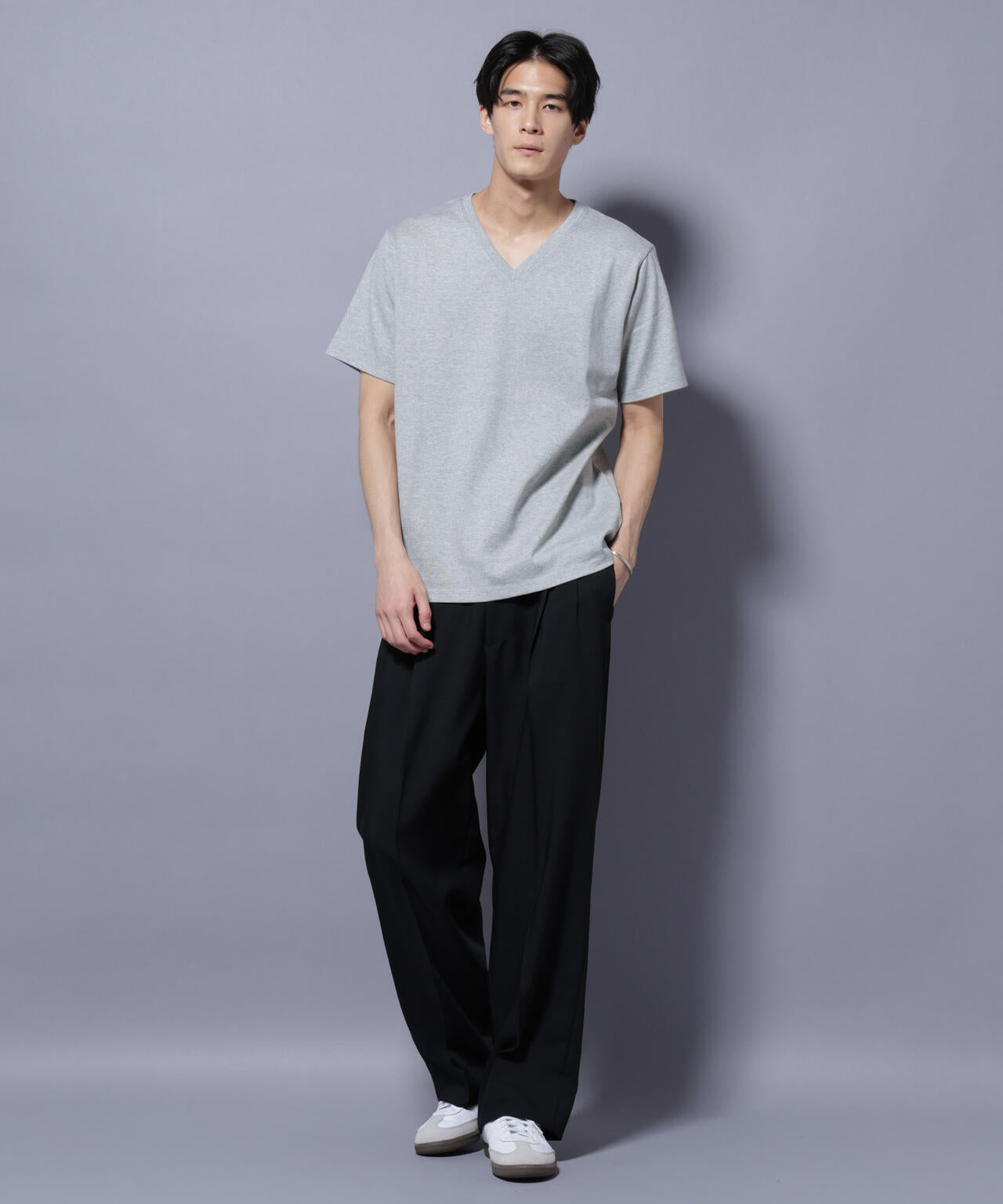 WEB限定/Anti Soaked(R) 汗染み防止 Vネック レギュラーシルエットTシャツ