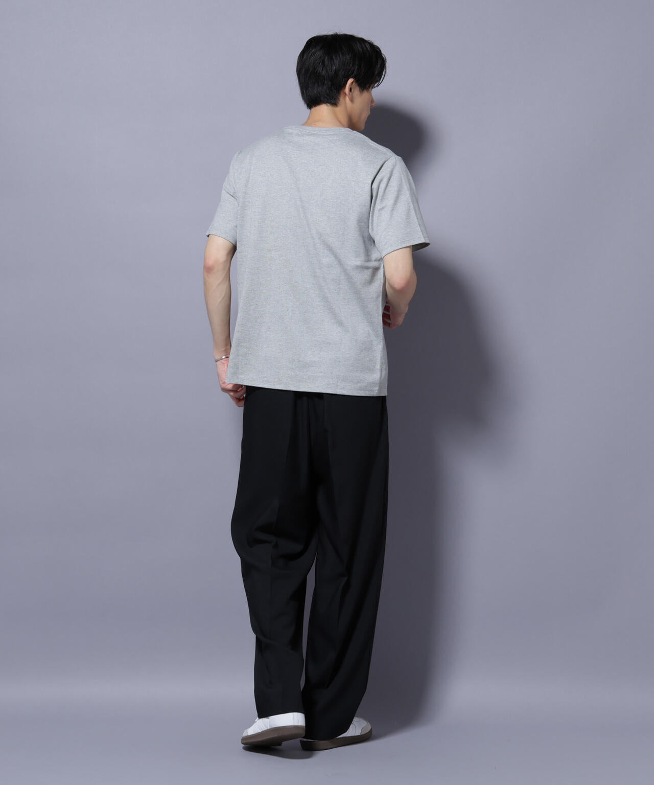 WEB限定/Anti Soaked(R) 汗染み防止 Vネック レギュラーシルエットTシャツ