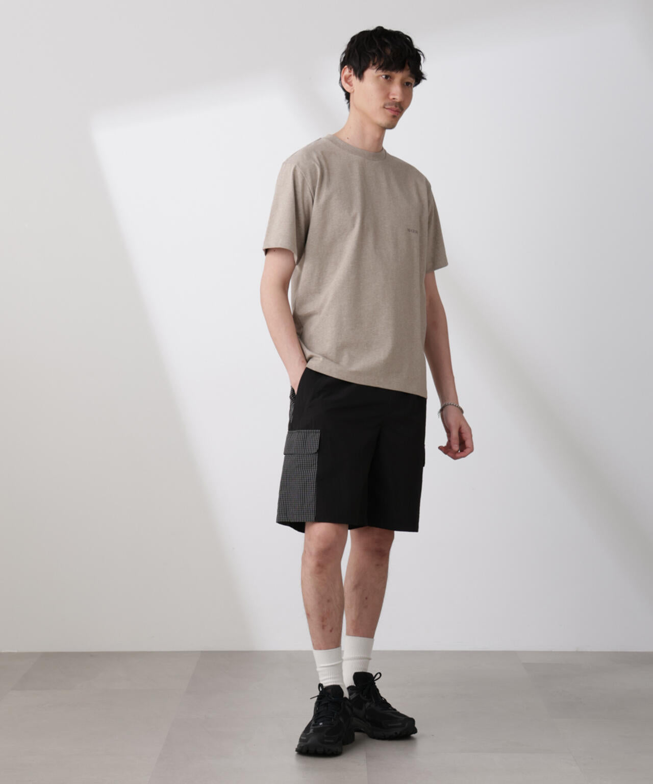 「NJ/CLUB」 ISLANDCLUBプリント Tシャツ