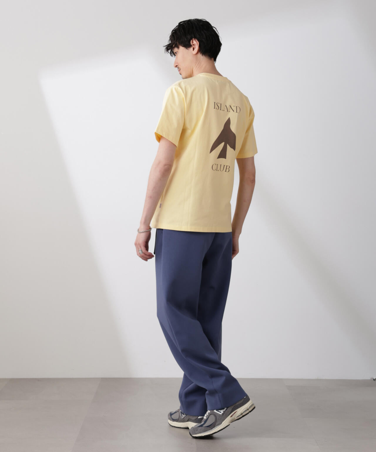 「NJ/CLUB」 ISLANDCLUBプリント Tシャツ