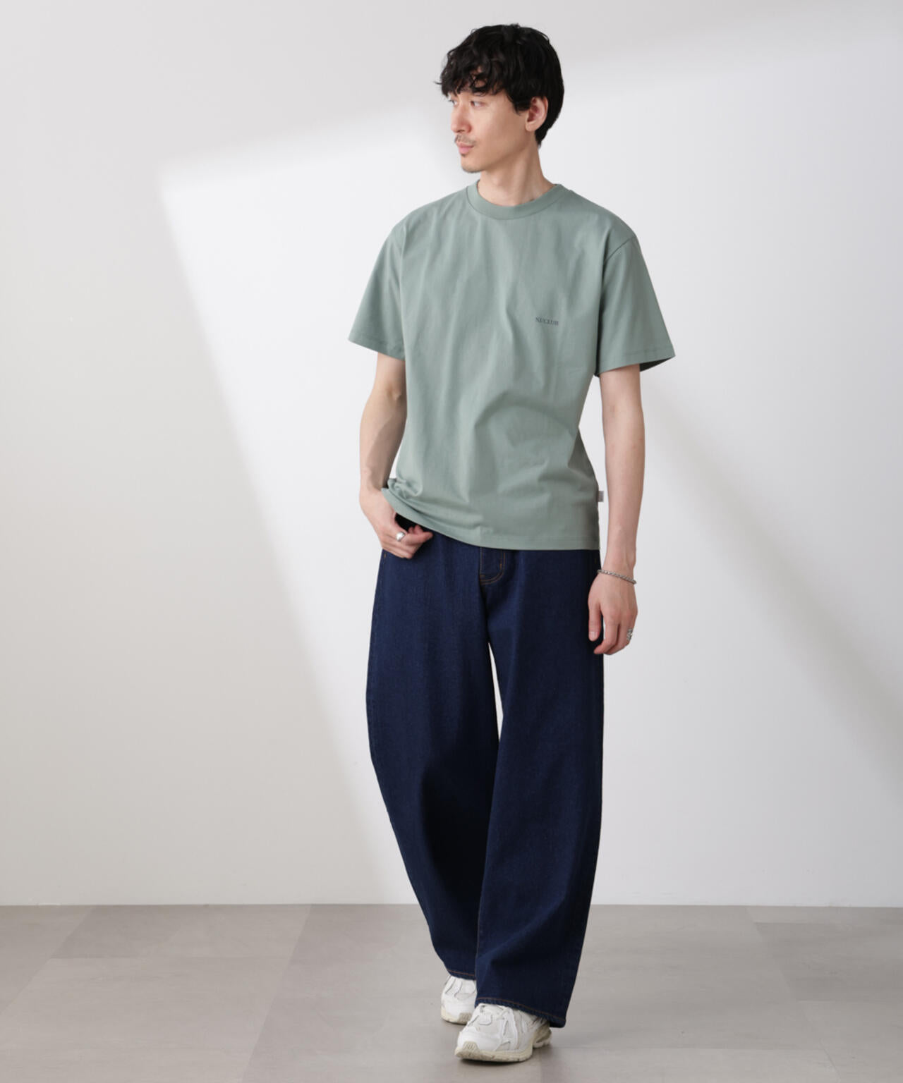 「NJ/CLUB」 ISLANDCLUBプリント Tシャツ