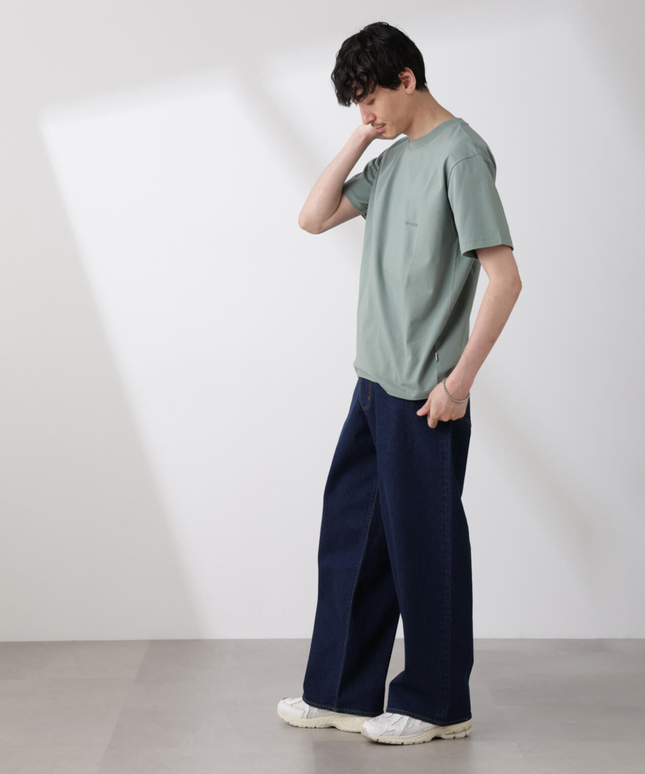 「NJ/CLUB」 ISLANDCLUBプリント Tシャツ