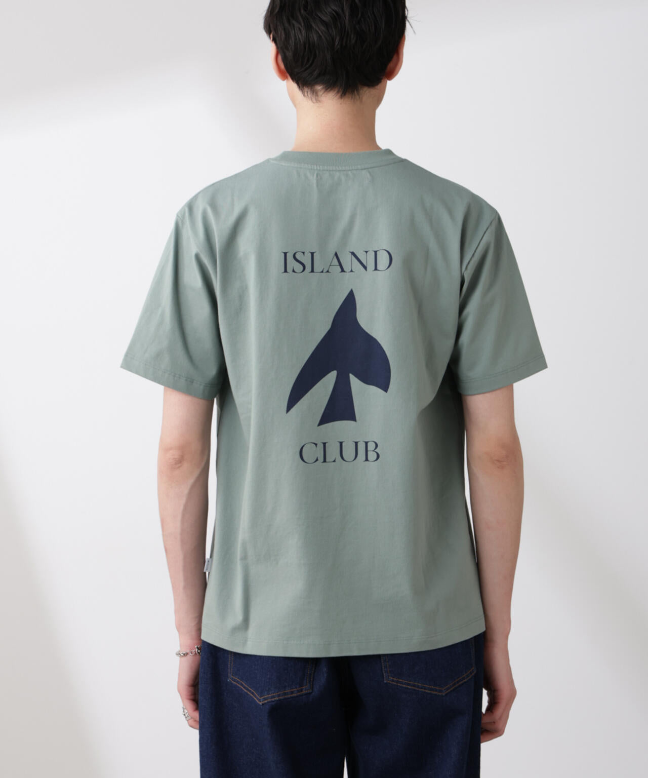 「NJ/CLUB」 ISLANDCLUBプリント Tシャツ