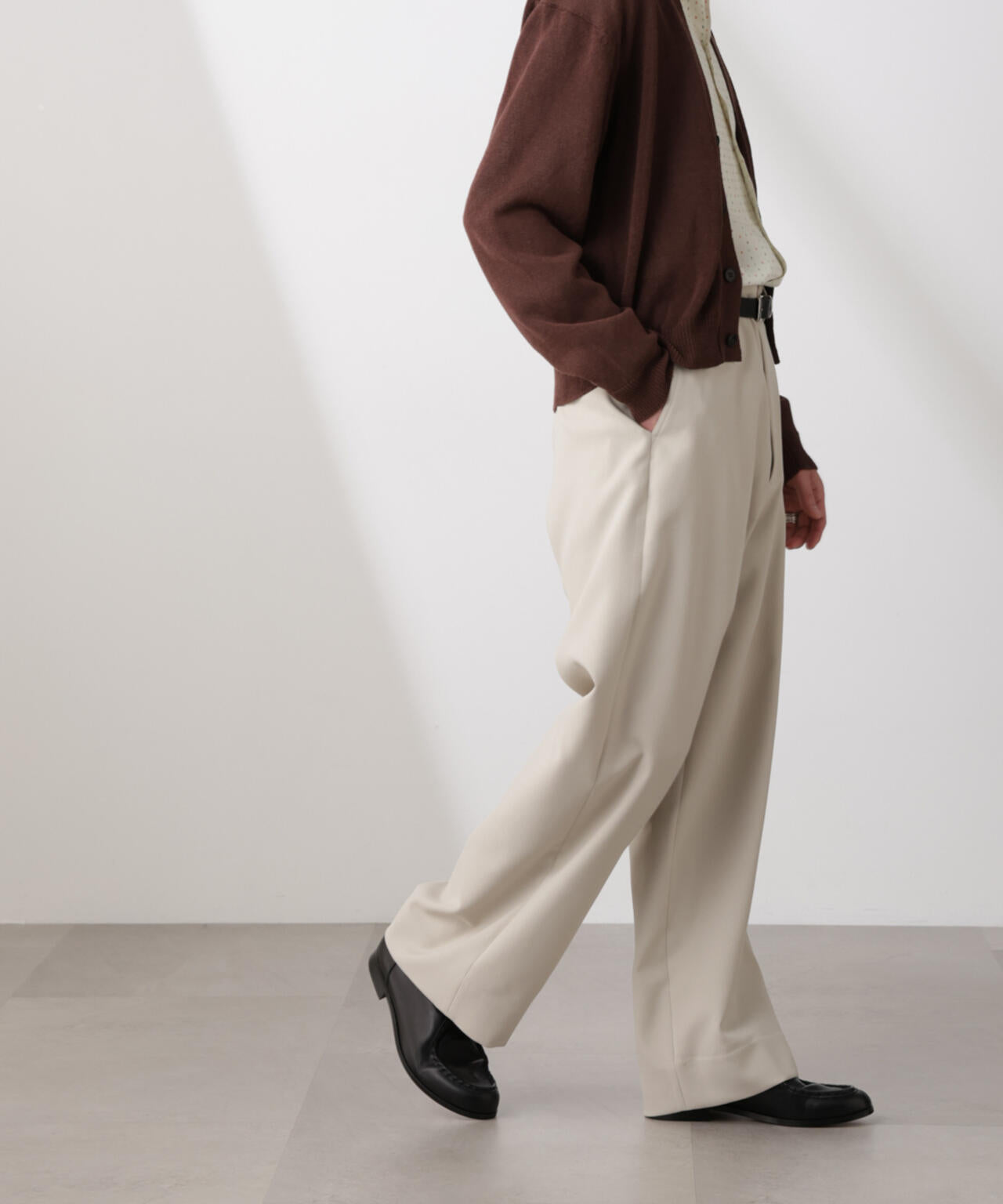 ｢SOIGNE｣ECOPET(R)×AEROツイルストレッチチノスラックス