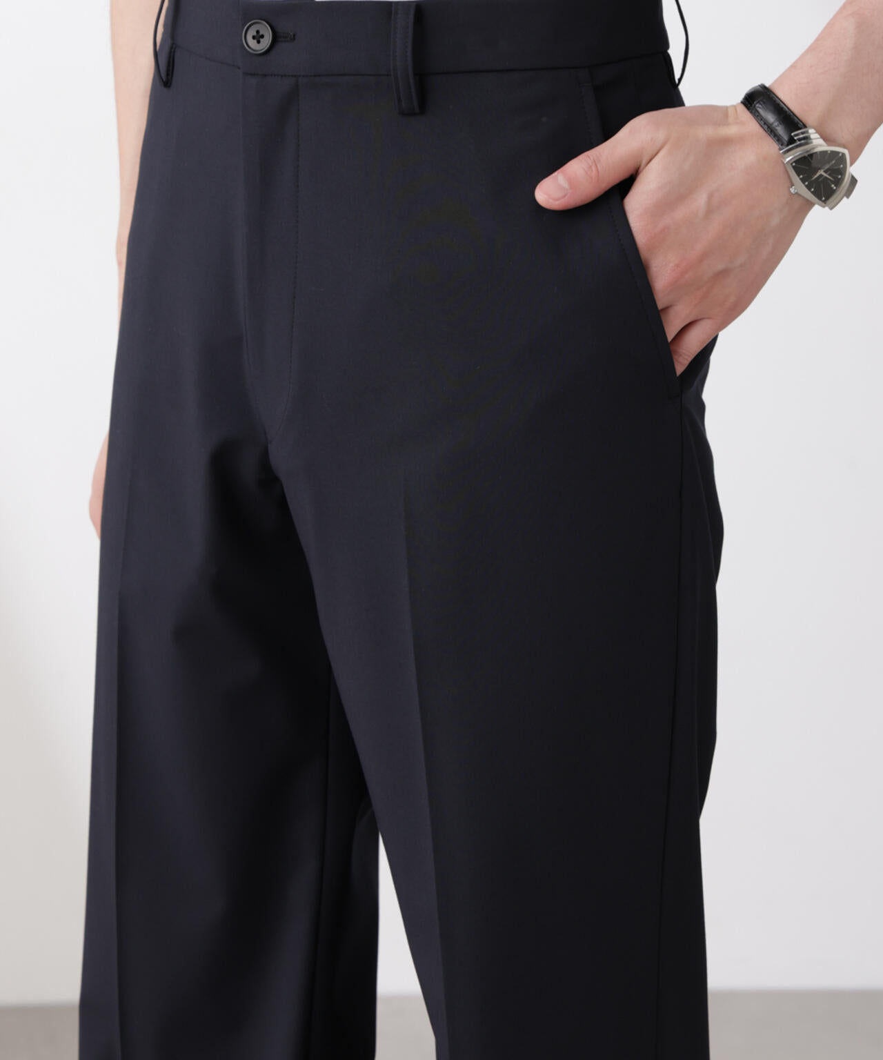 ｢N TROUSERS BASIC｣トロピカルストレッチストレートパンツ（セットアップ可）