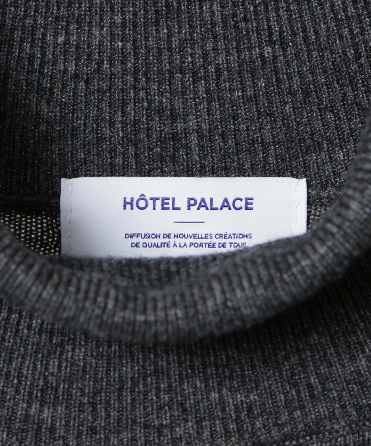 ｢HOTEL PALACE｣ ショルダーデザインステッチタートルネックニット